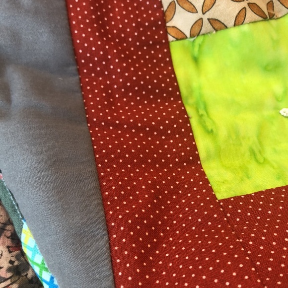 Patch work quilt hand made 44x66 - Picture 14 of 14